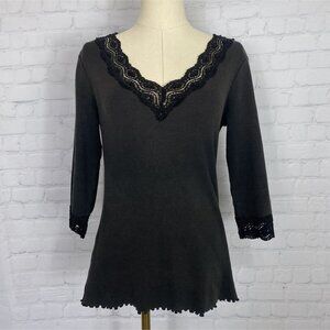 CLEARANCE Vintage Y2K Small Black Ribbed Lace Trim V Neck Half Sleeve Top